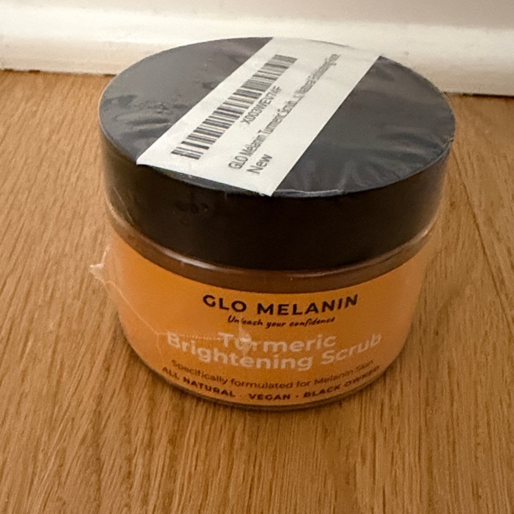 Glo Melanin Turmeric Brightening Scrub
